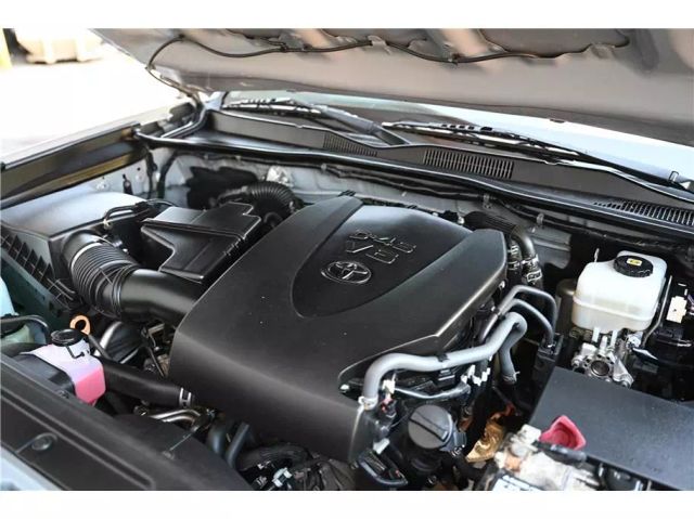 Vehicle image 11 of 33