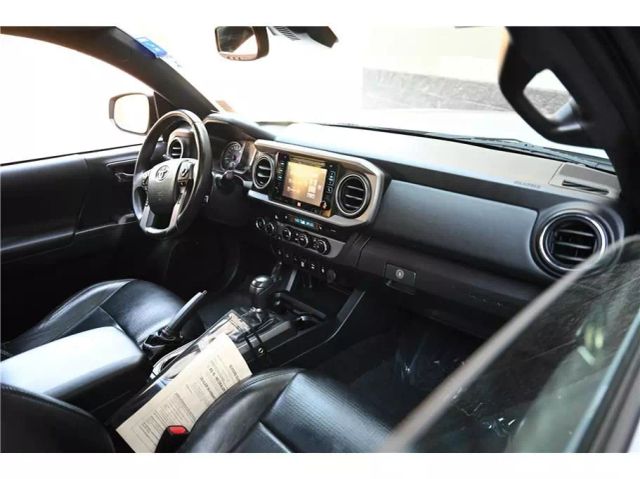 Vehicle image 13 of 33