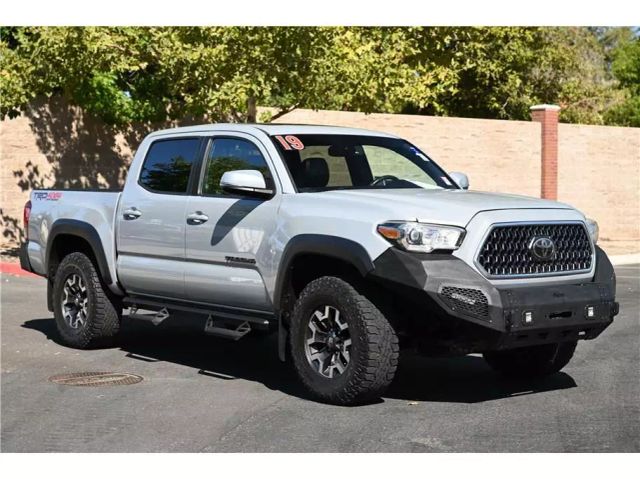 Vehicle image 3 of 33