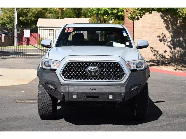 Vehicle image 2 of 33