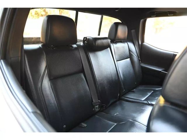 Vehicle image 14 of 33