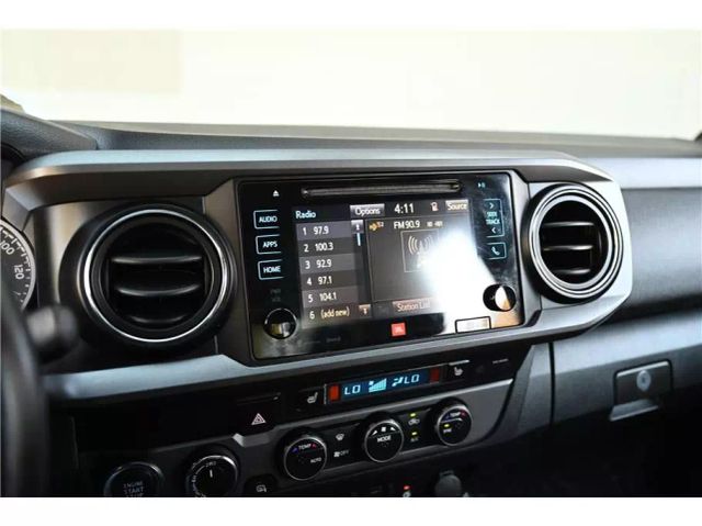 Vehicle image 28 of 33