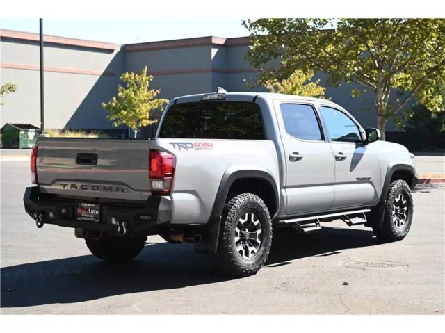 Vehicle image 5 of 33