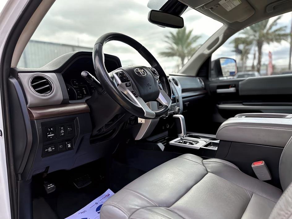 Vehicle image 15 of 32