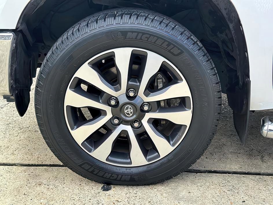 Vehicle image 12 of 32