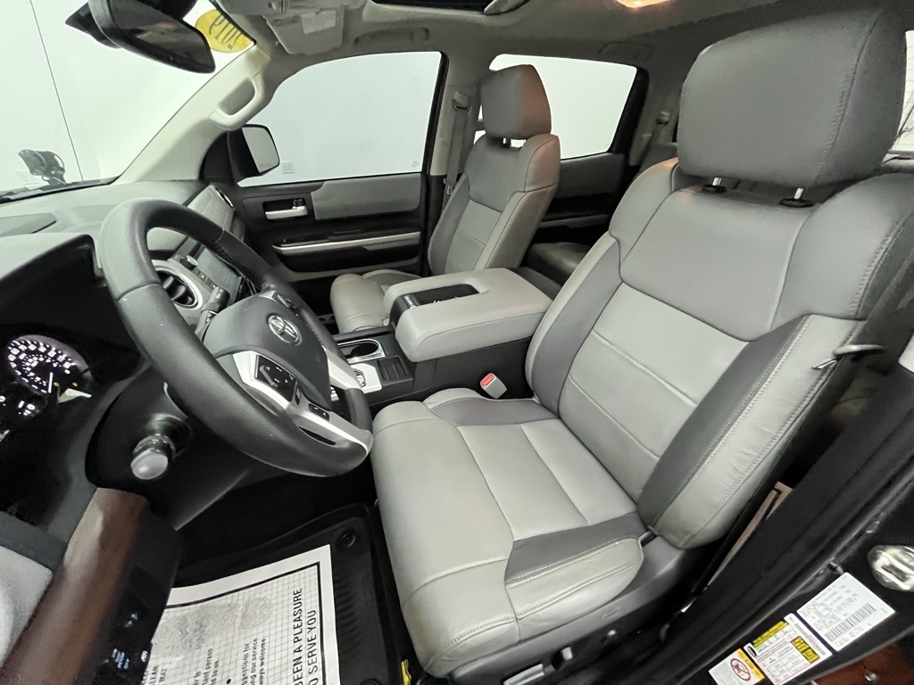 Vehicle image 20 of 35