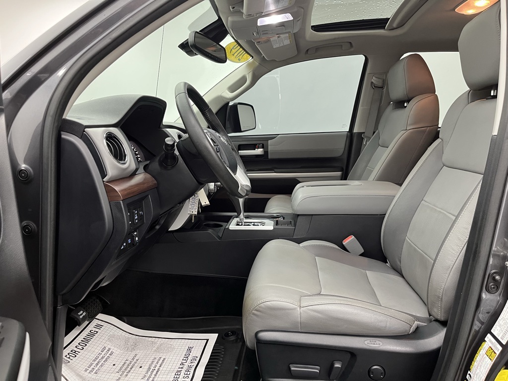 Vehicle image 19 of 35
