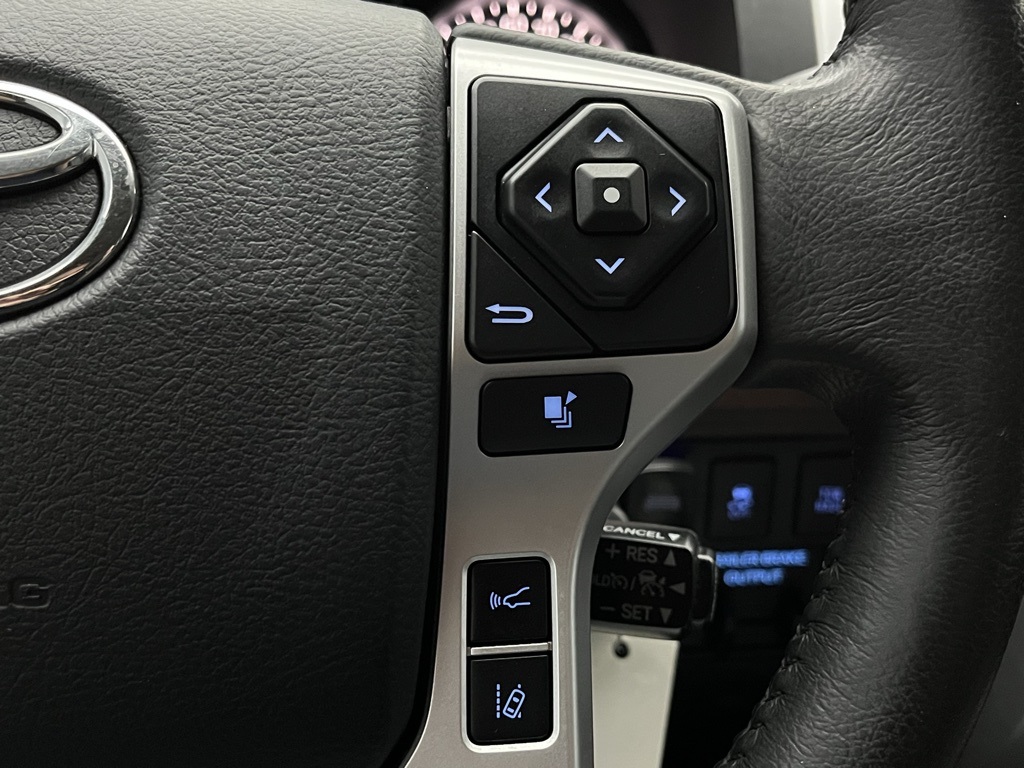 Vehicle image 31 of 35