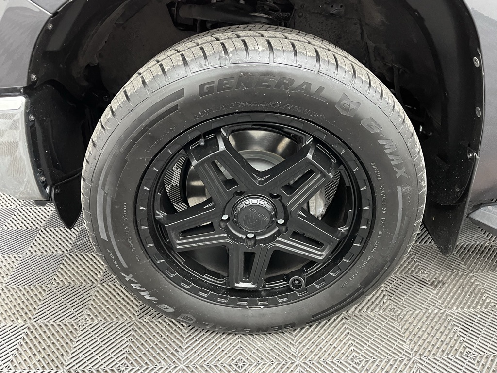 Vehicle image 17 of 35