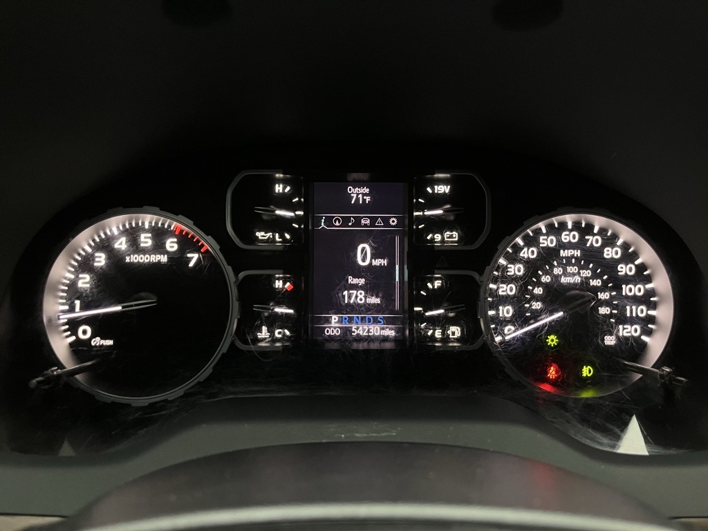 Vehicle image 32 of 35
