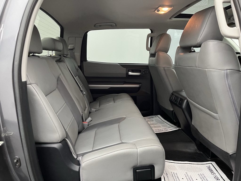 Vehicle image 25 of 35