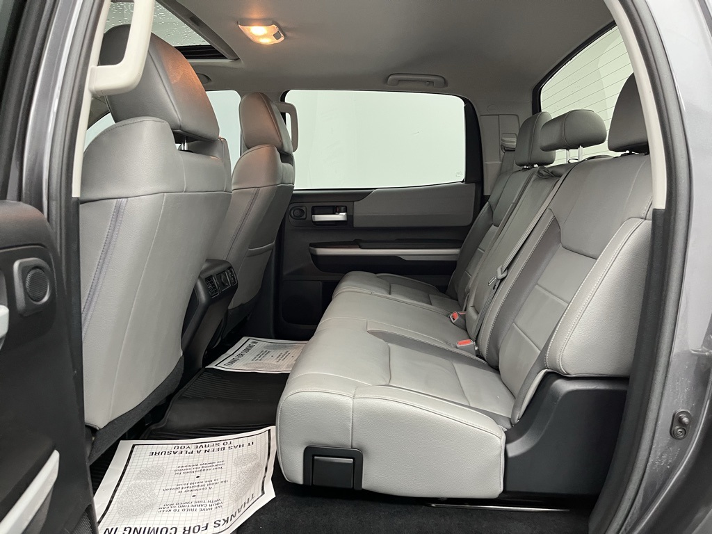 Vehicle image 27 of 35