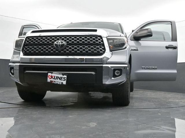 Vehicle image 10 of 73