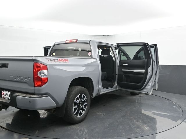 Vehicle image 23 of 73