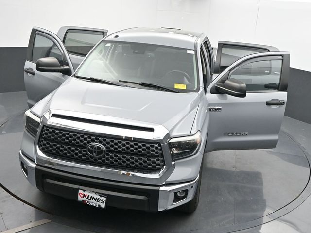 Vehicle image 3 of 73