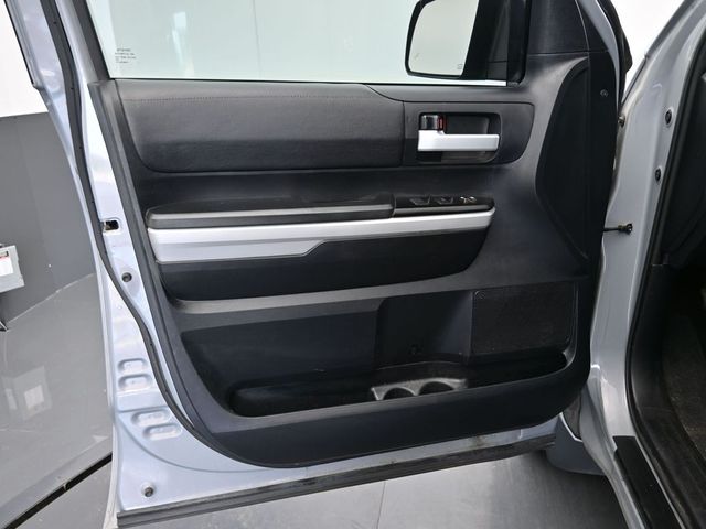 Vehicle image 55 of 73