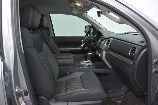 Vehicle image 9 of 18