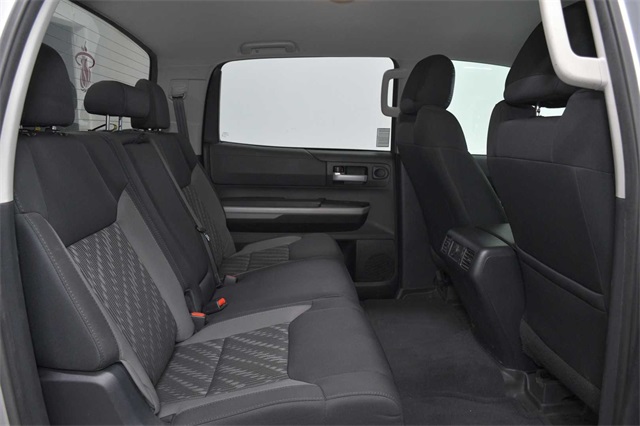 Vehicle image 10 of 18