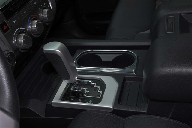 Vehicle image 15 of 18