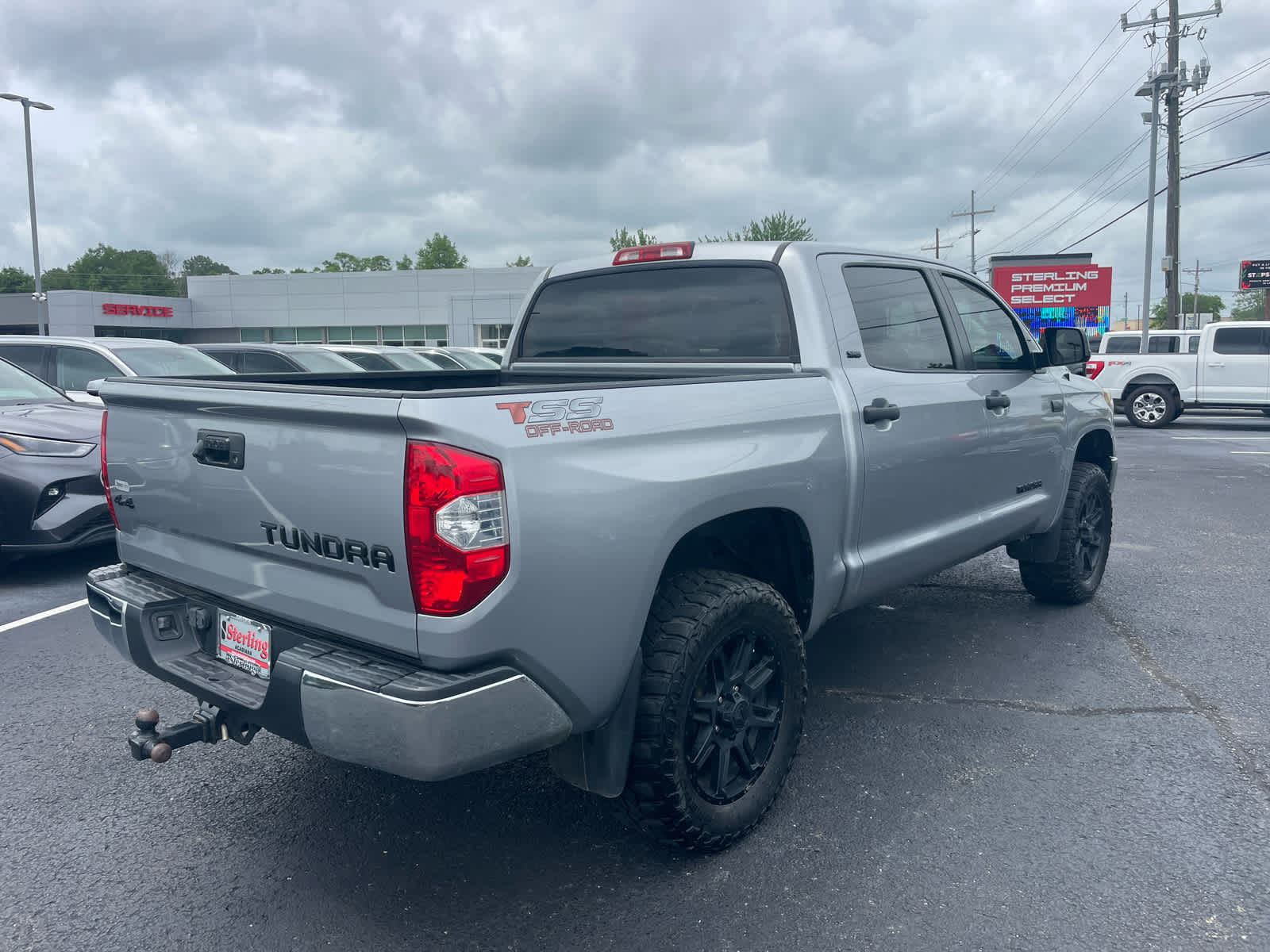 Vehicle image 4 of 12