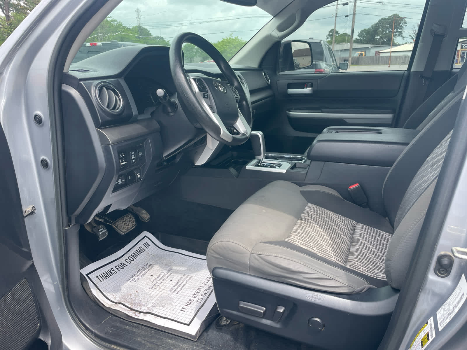 Vehicle image 10 of 12