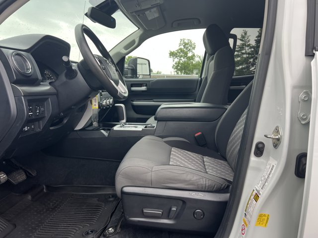 Vehicle image 12 of 27