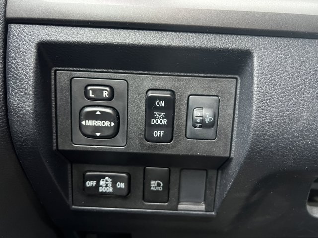 Vehicle image 20 of 27