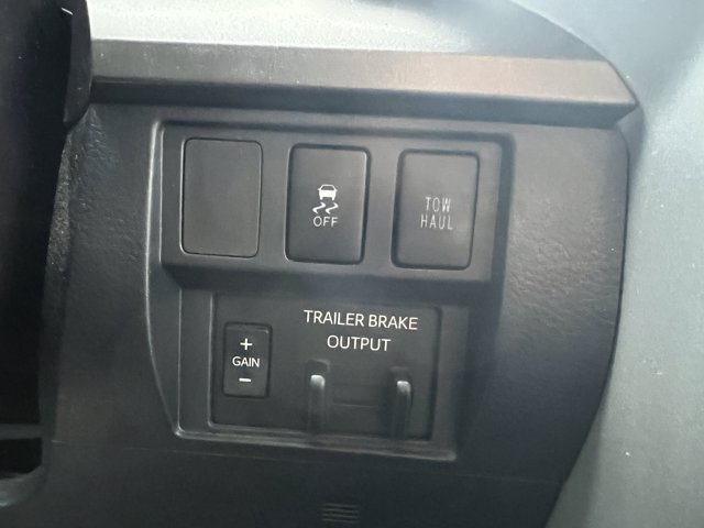 Vehicle image 22 of 27