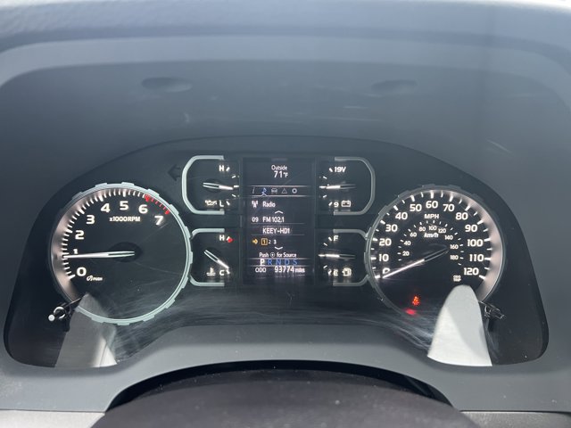 Vehicle image 16 of 27