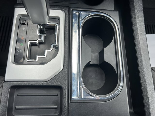 Vehicle image 19 of 27