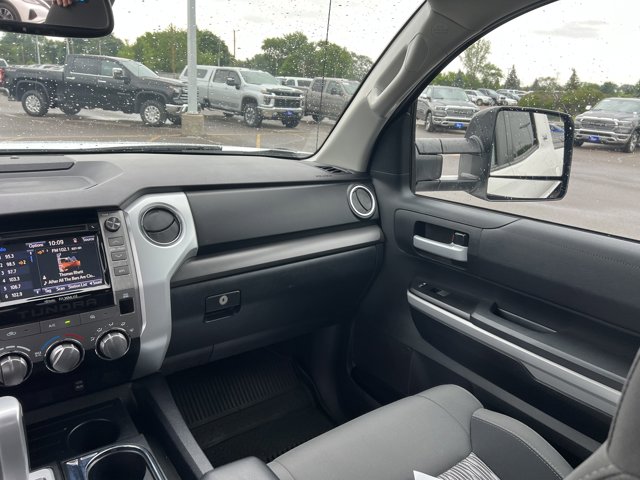 Vehicle image 14 of 27
