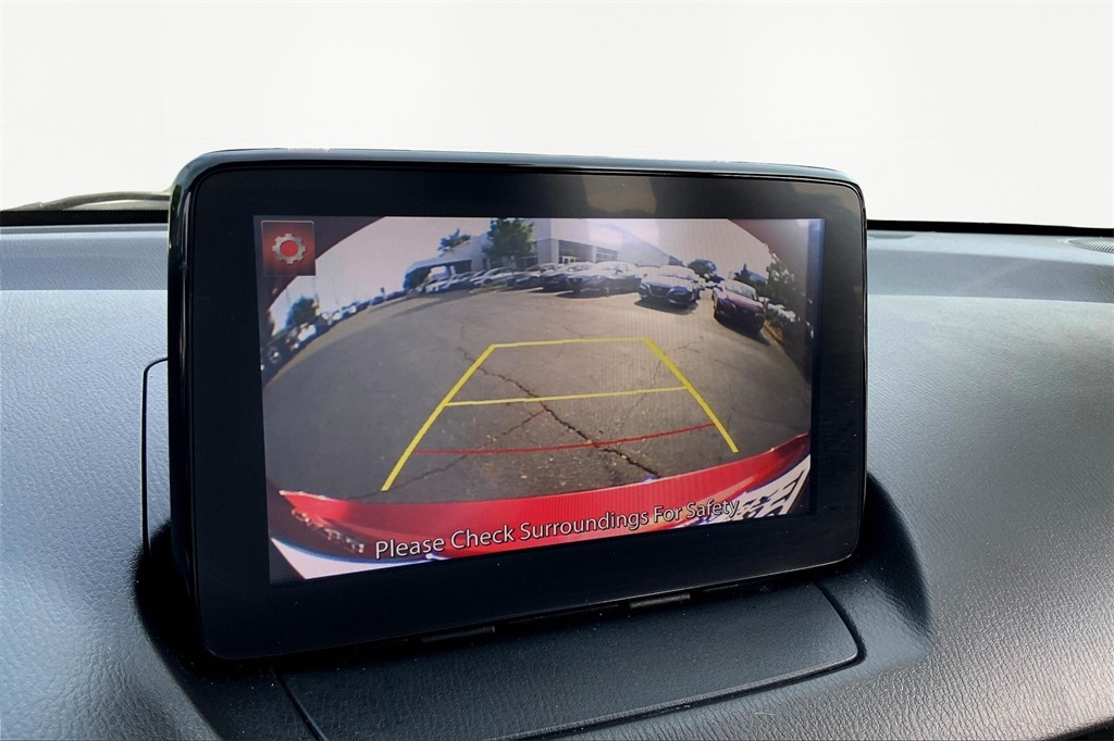 Vehicle image 11 of 22