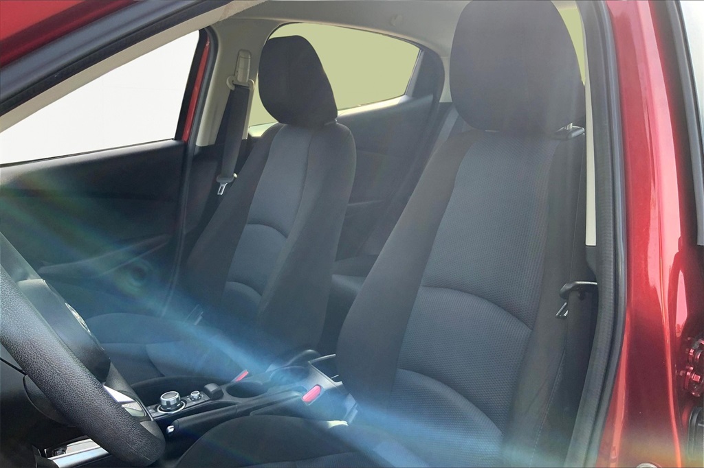 Vehicle image 15 of 22