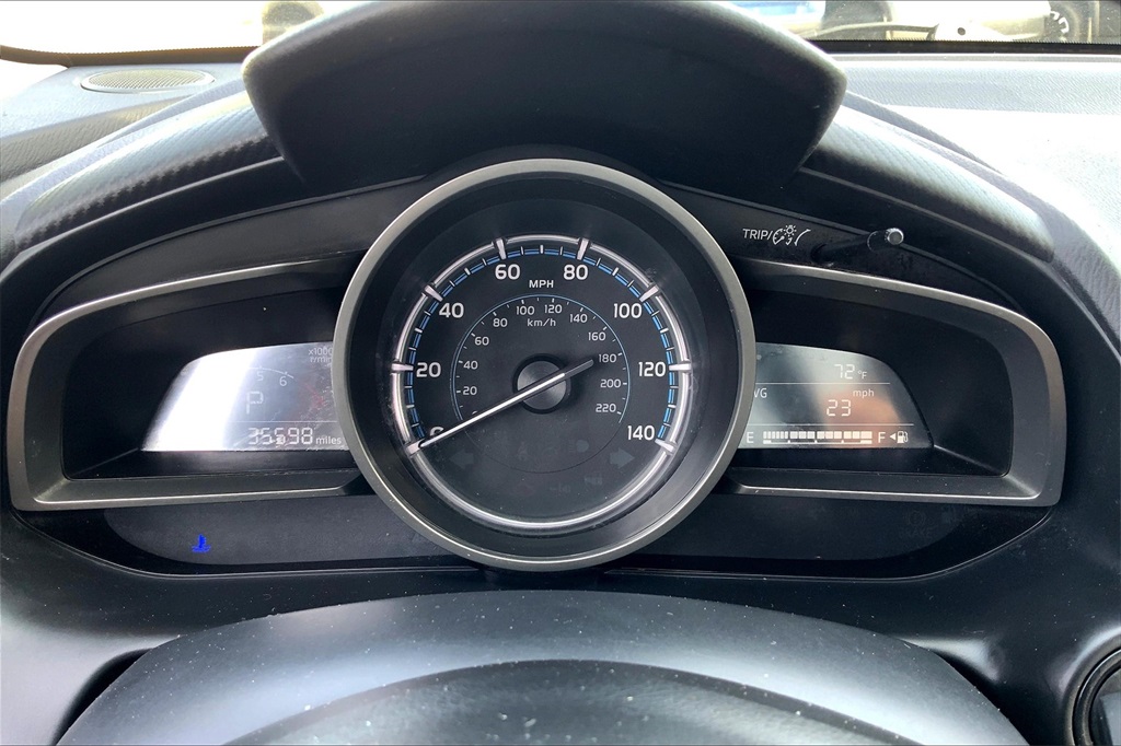 Vehicle image 10 of 22