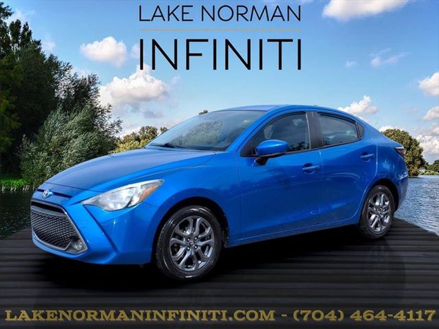 Vehicle image 1 of 32
