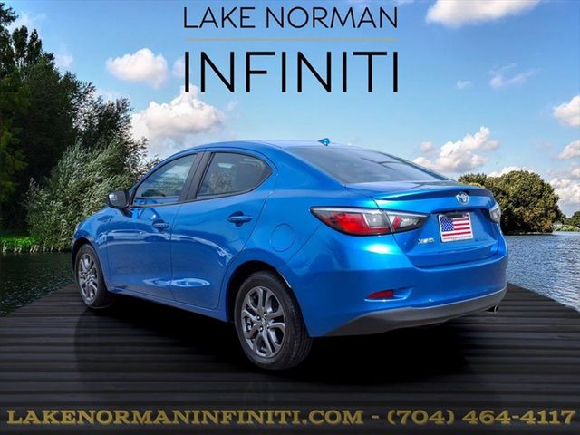 Vehicle image 7 of 32