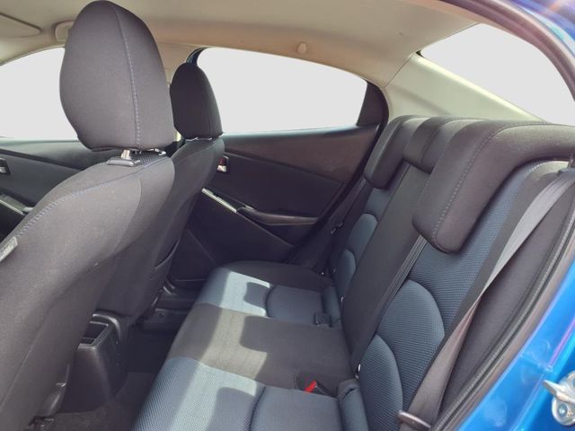 Vehicle image 27 of 32