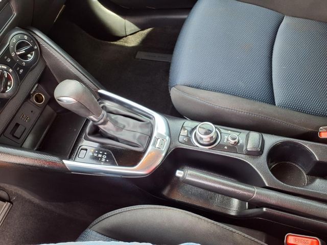 Vehicle image 21 of 32