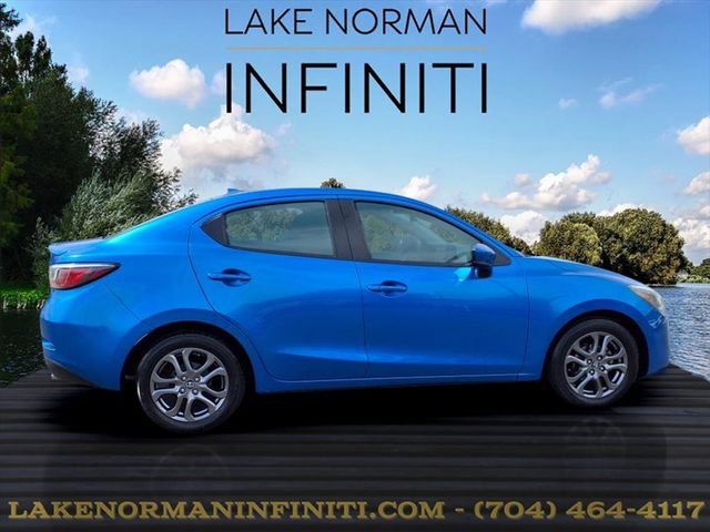 Vehicle image 6 of 32