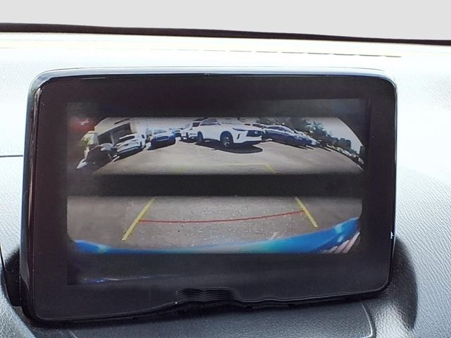 Vehicle image 16 of 32