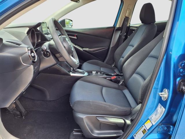 Vehicle image 8 of 32