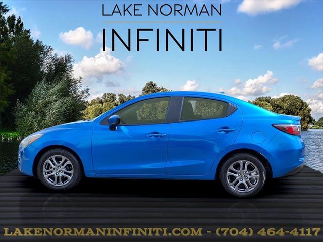 Vehicle image 2 of 32