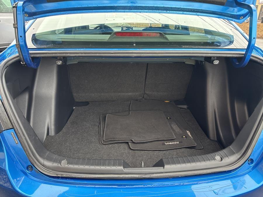 Vehicle image 11 of 19