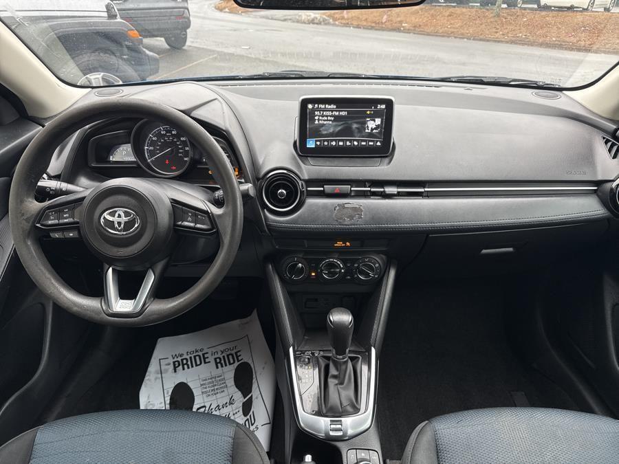 Vehicle image 13 of 19