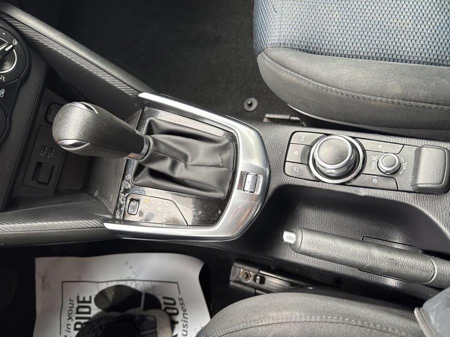 Vehicle image 14 of 19