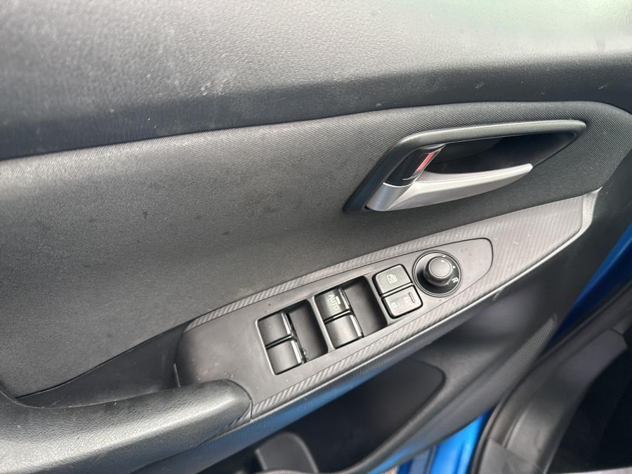 Vehicle image 15 of 19