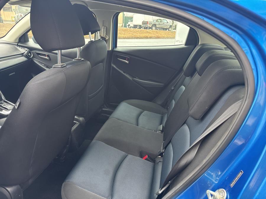 Vehicle image 12 of 19
