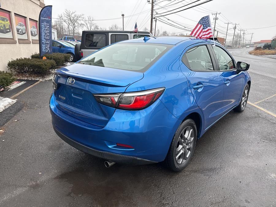 Vehicle image 6 of 19