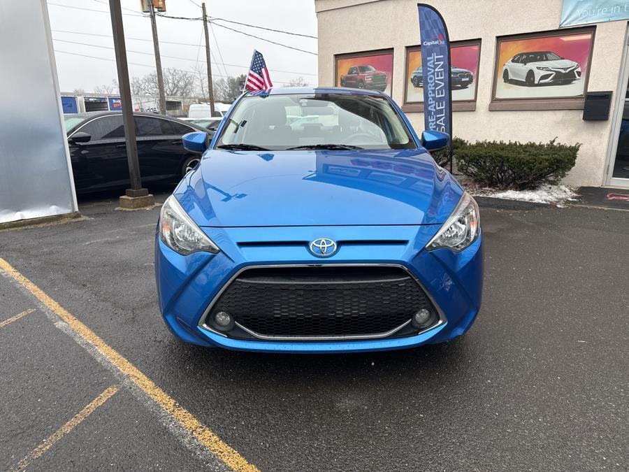 Vehicle image 3 of 19