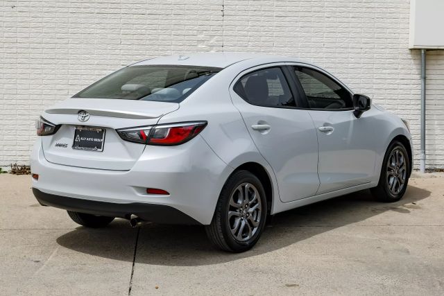Vehicle image 6 of 54